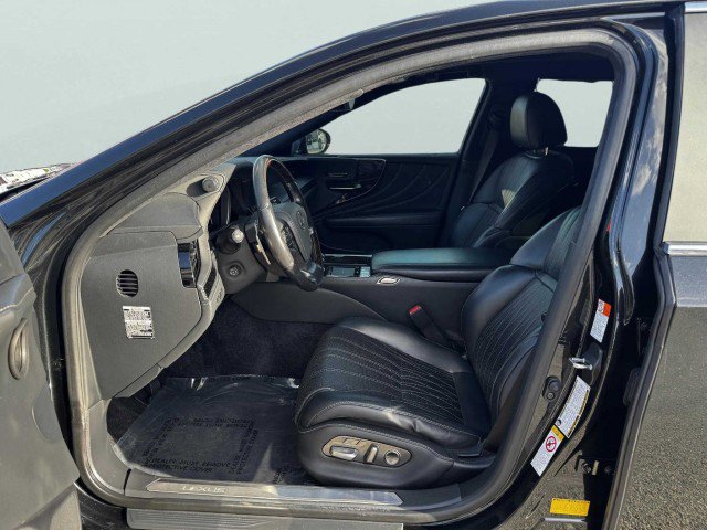 Used 2018 Lexus LS 500h w/ Luxury Package image 14