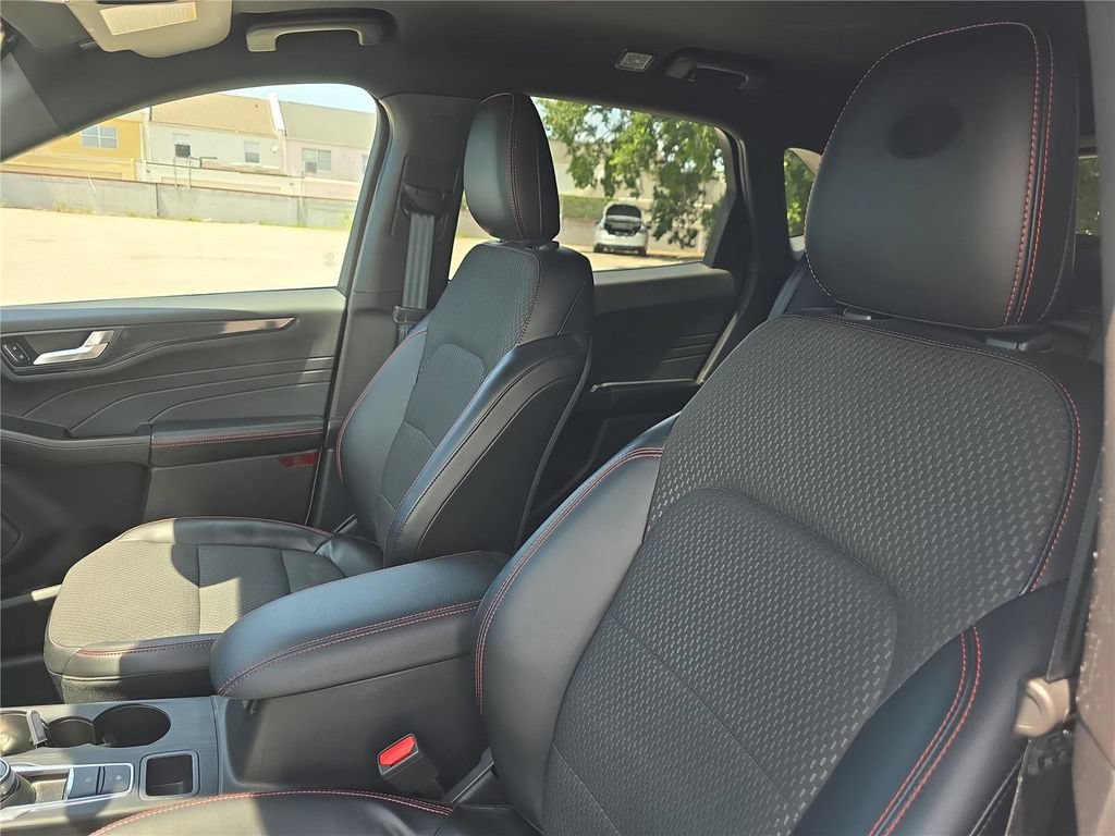 Used 2023 Ford Escape ST-Line Select w/ Tech Pack #2 AWD/4WD image 17