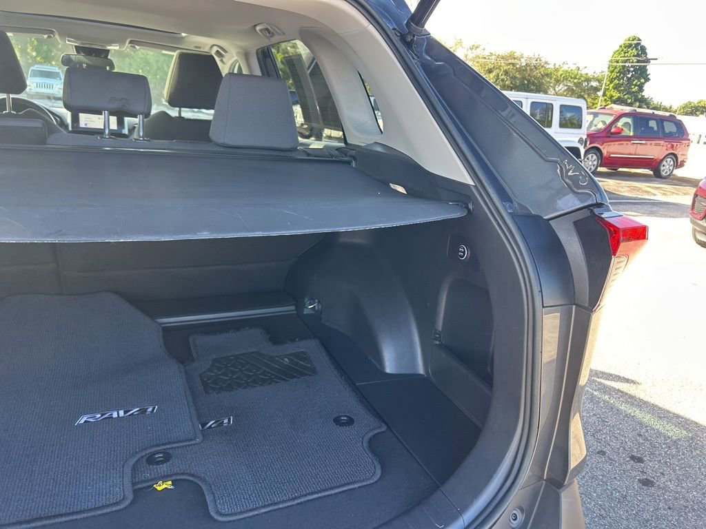 Used 2023 Toyota RAV4 XLE image 31