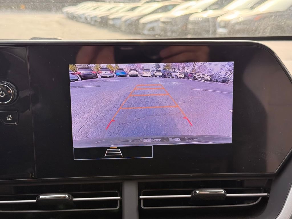 Used 2024 Chevrolet Trax LS image 34