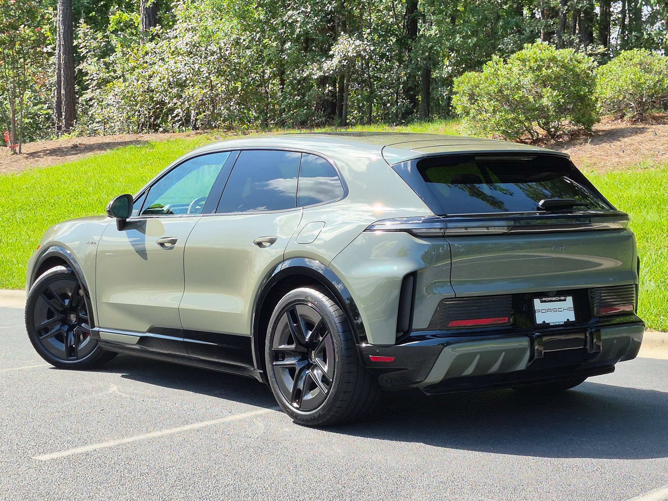 New 2026 Porsche Cayenne Turbo Electric AWD/4WD image 3