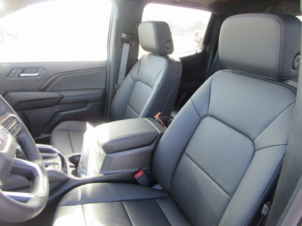 New 2026 GMC Canyon Elevation w/ Convenience Package image 14