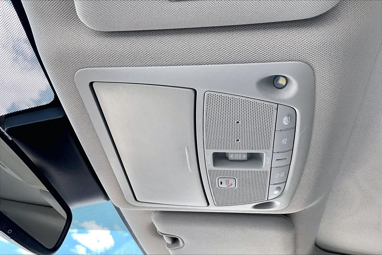 Used 2020 Nissan Rogue SL w/ Premium Package FWD image 32