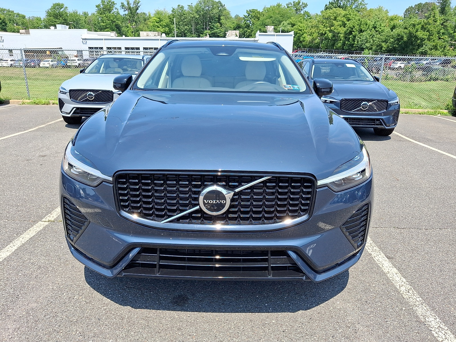 Used 2024 Volvo XC60 B5 Core w/ Protection Package Premier AWD/4WD image 2