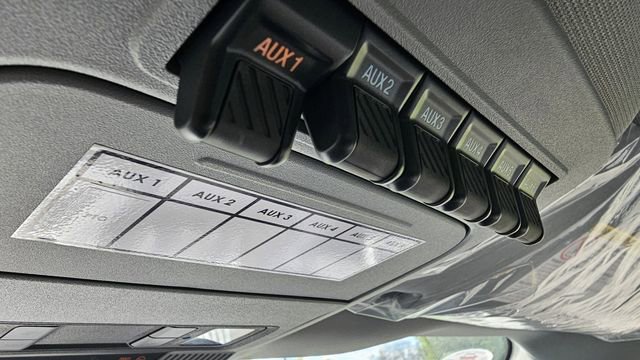 New 2025 Ford F550 4x4 Regular Cab Super Duty image 33