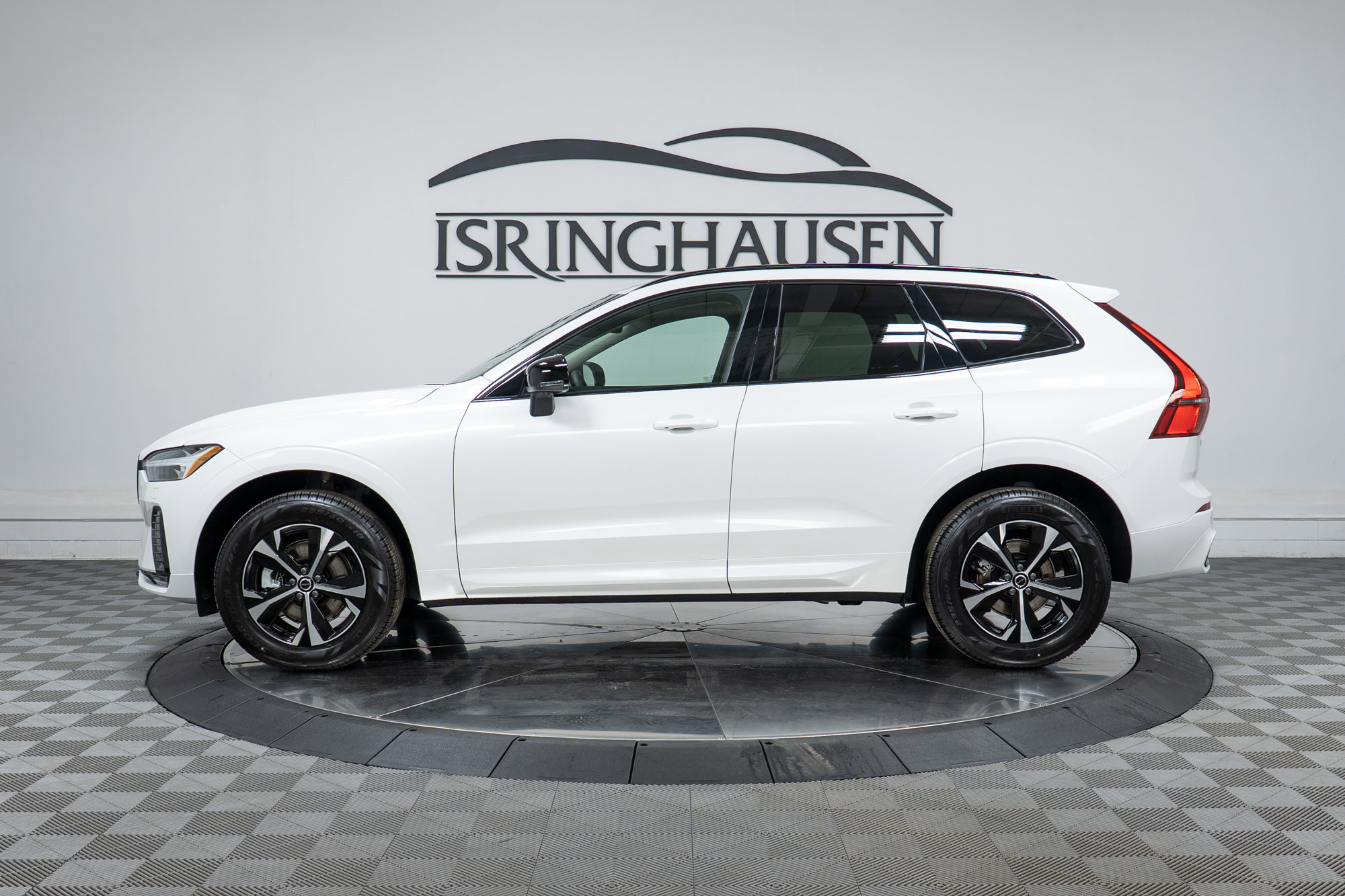New 2026 Volvo XC60 B5 Core w/ Climate Package image 8