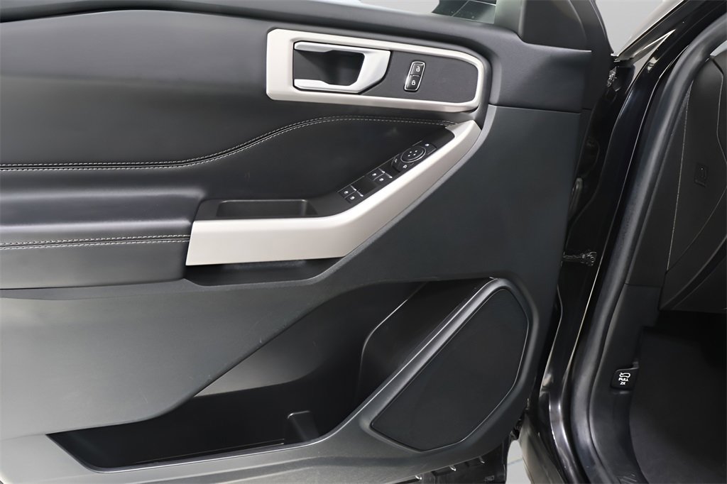 Used 2023 Ford Explorer XLT w/ Equipment Group 202A image 21