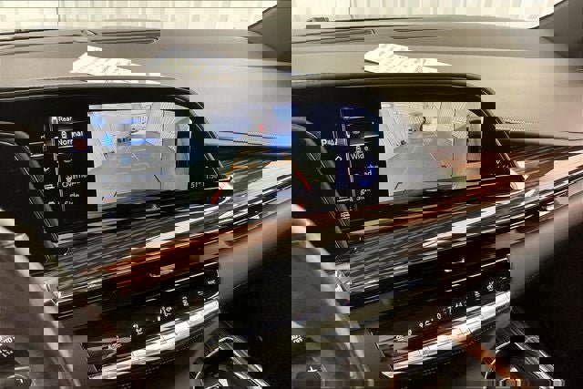 Used 2021 Cadillac Escalade Premium Luxury w/ Performance Package image 28