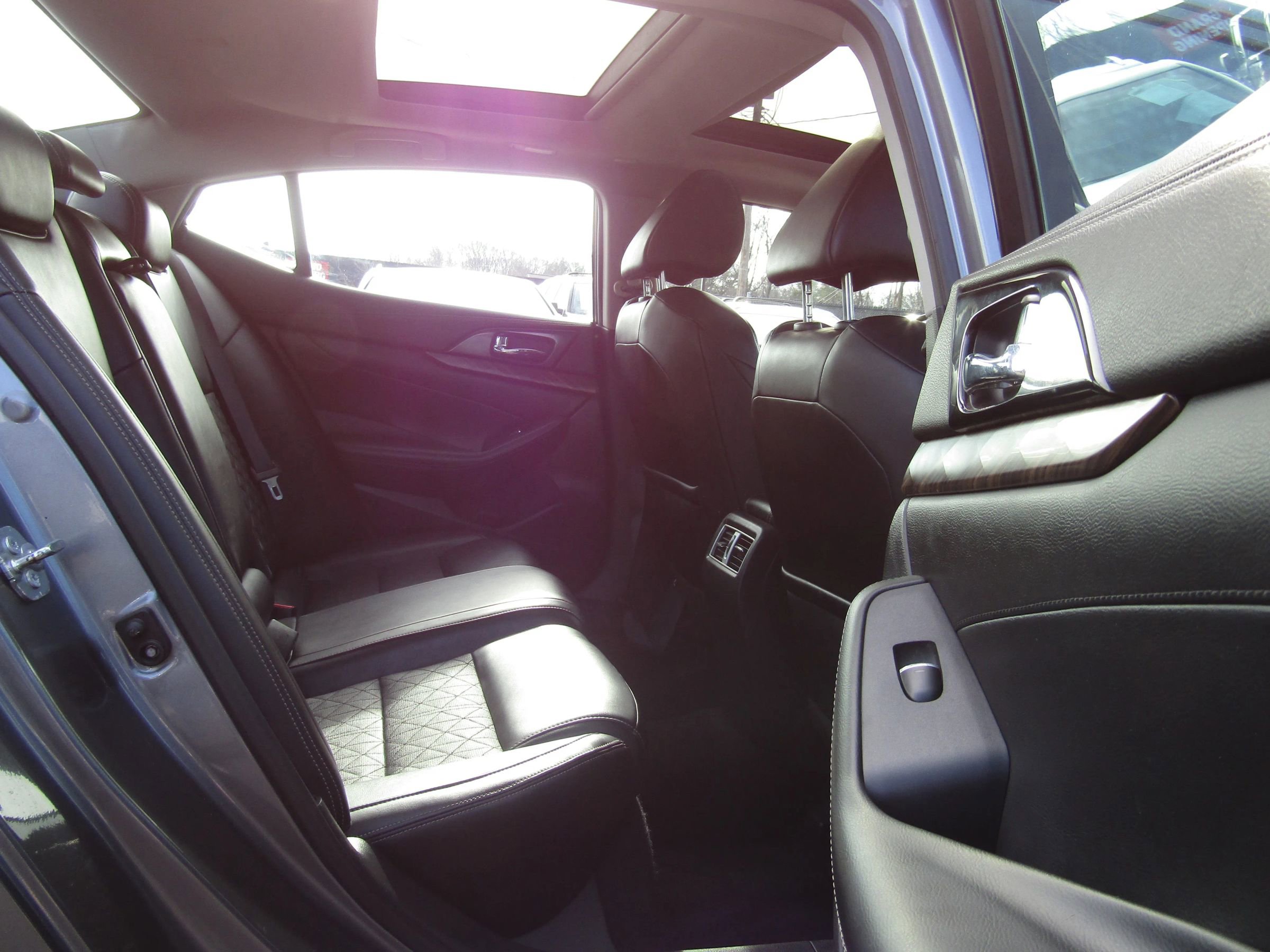 Used 2017 Nissan Maxima Platinum image 15