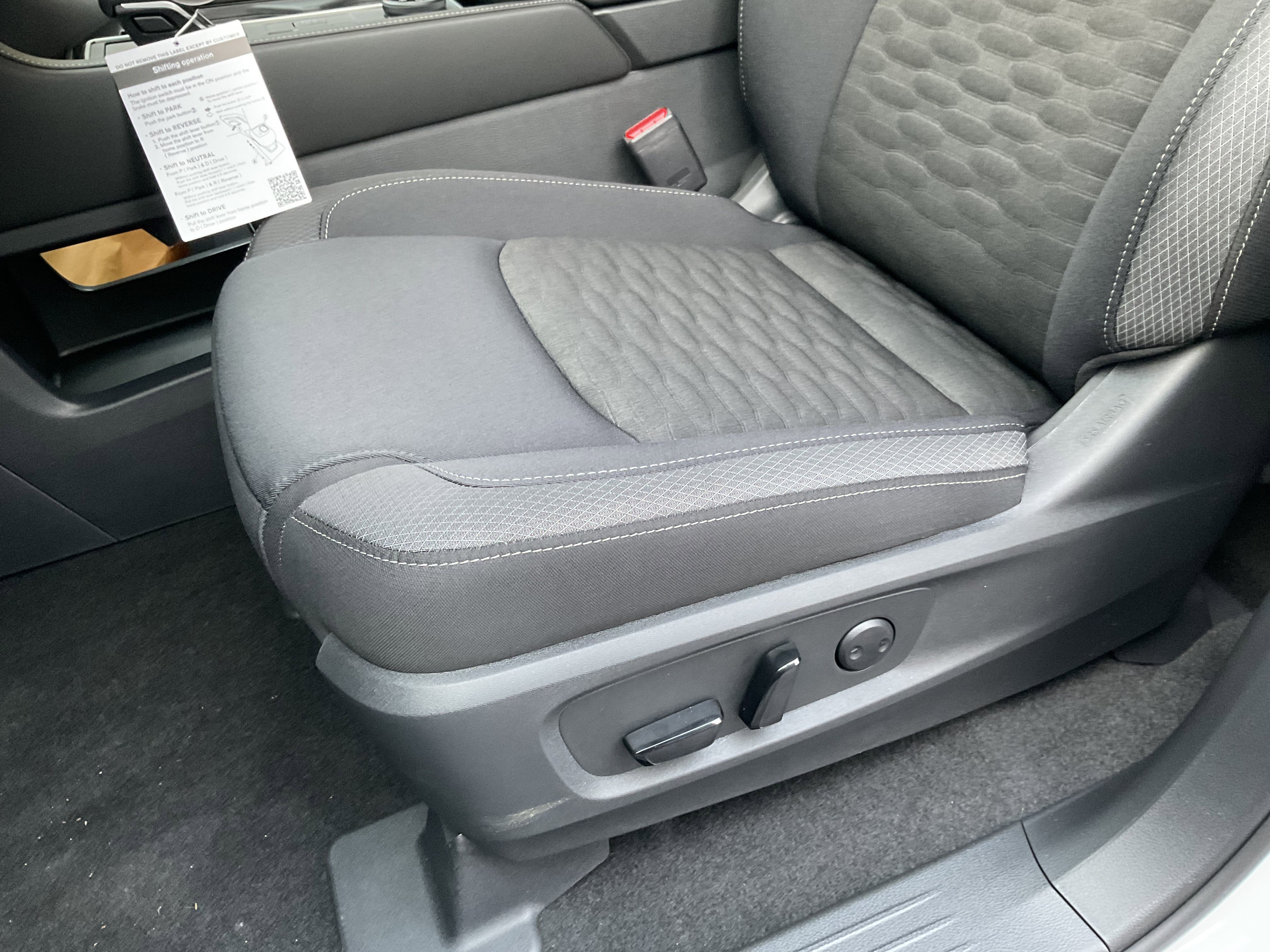 Used 2025 Nissan Pathfinder SV w/ Black Appearance Package image 29