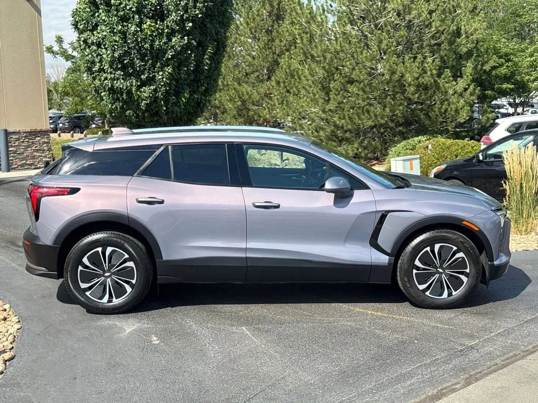 Used 2024 Chevrolet Blazer EV LT AWD/4WD image 27