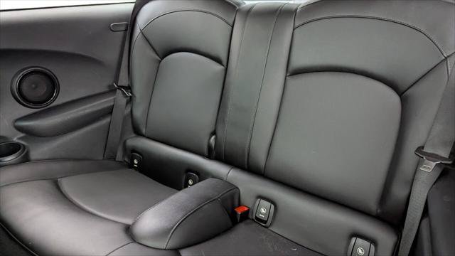 Used 2016 MINI Cooper 2-Door Hardtop FWD image 16