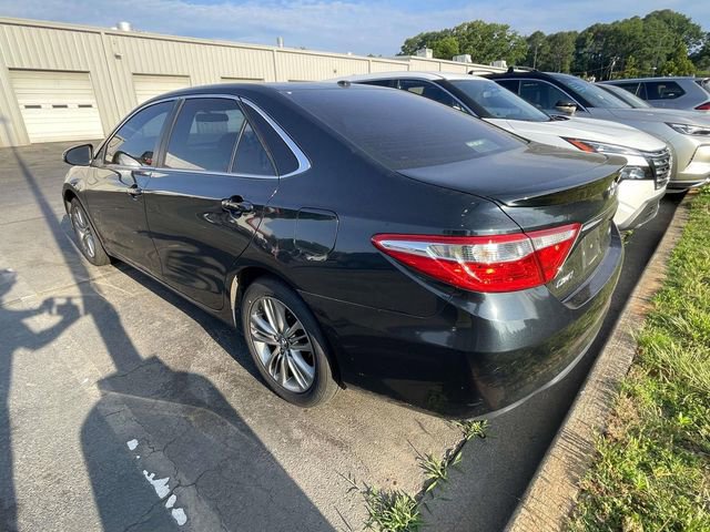 Used 2017 Toyota Camry SE w/ Moonroof Package FWD image 9