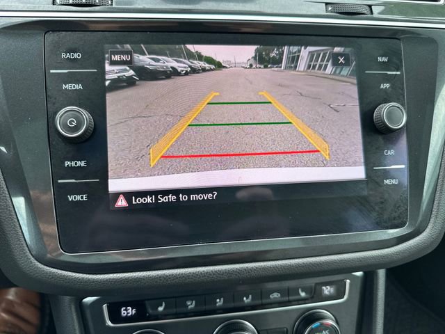 Used 2018 Volkswagen Tiguan SEL AWD/4WD image 27