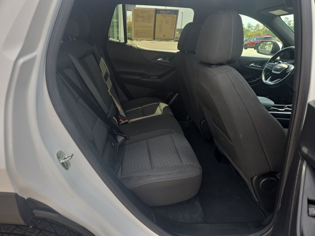 Used 2025 Chevrolet Equinox LT image 32