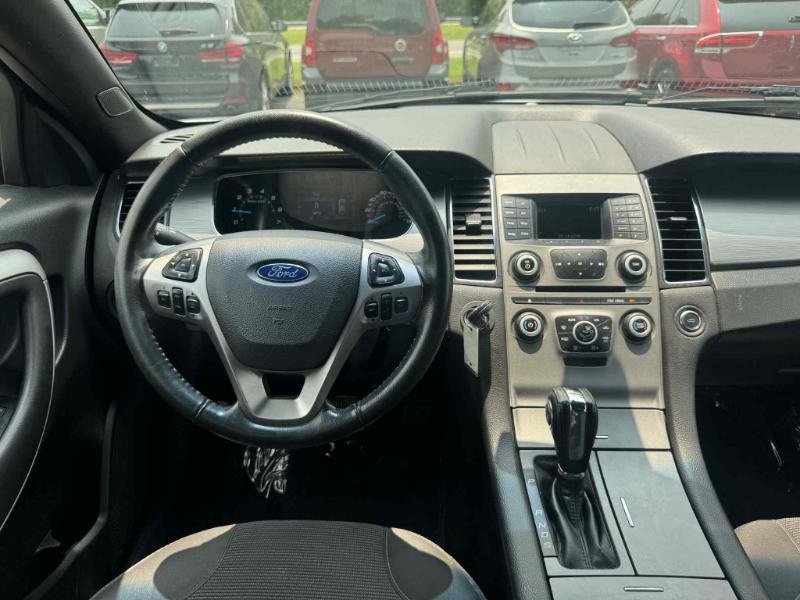 Used 2016 Ford Taurus SEL image 18