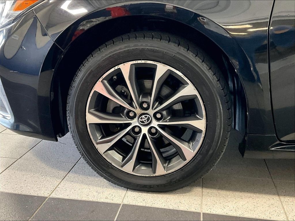 Used 2018 Toyota Avalon XLE FWD image 7