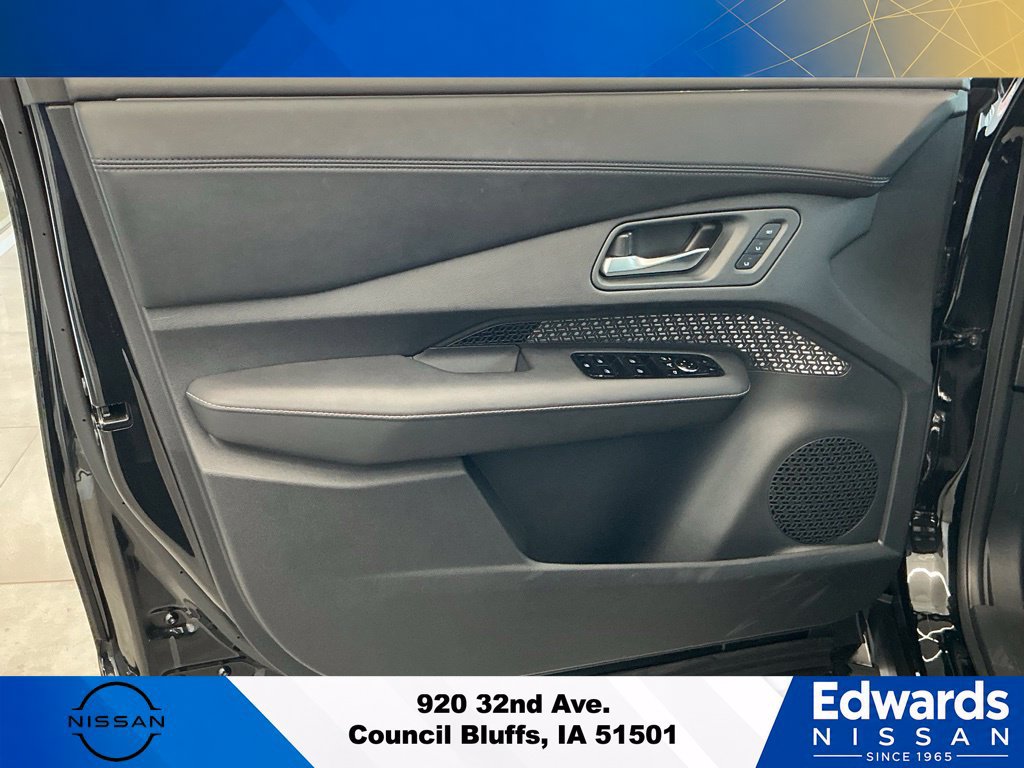 Used 2025 Nissan Ariya FWD image 18