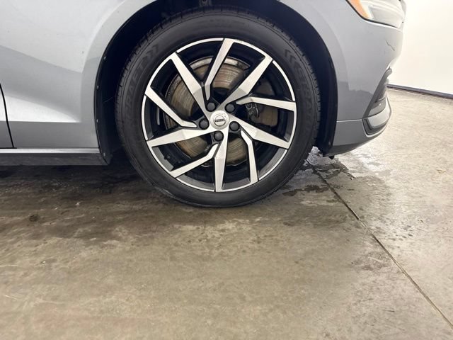 Used 2019 Volvo S60 T6 Momentum w/ Multimedia Package AWD/4WD image 10