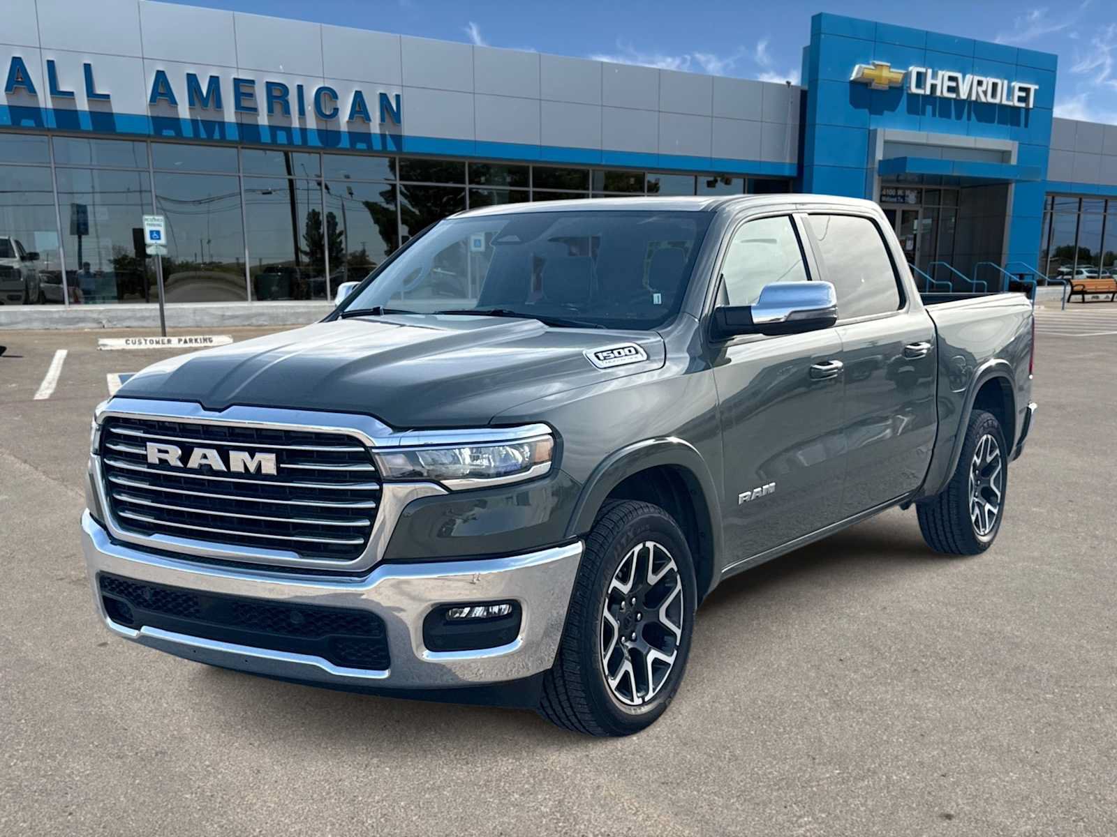Used 2026 RAM 1500 Laramie AWD/4WD image 4