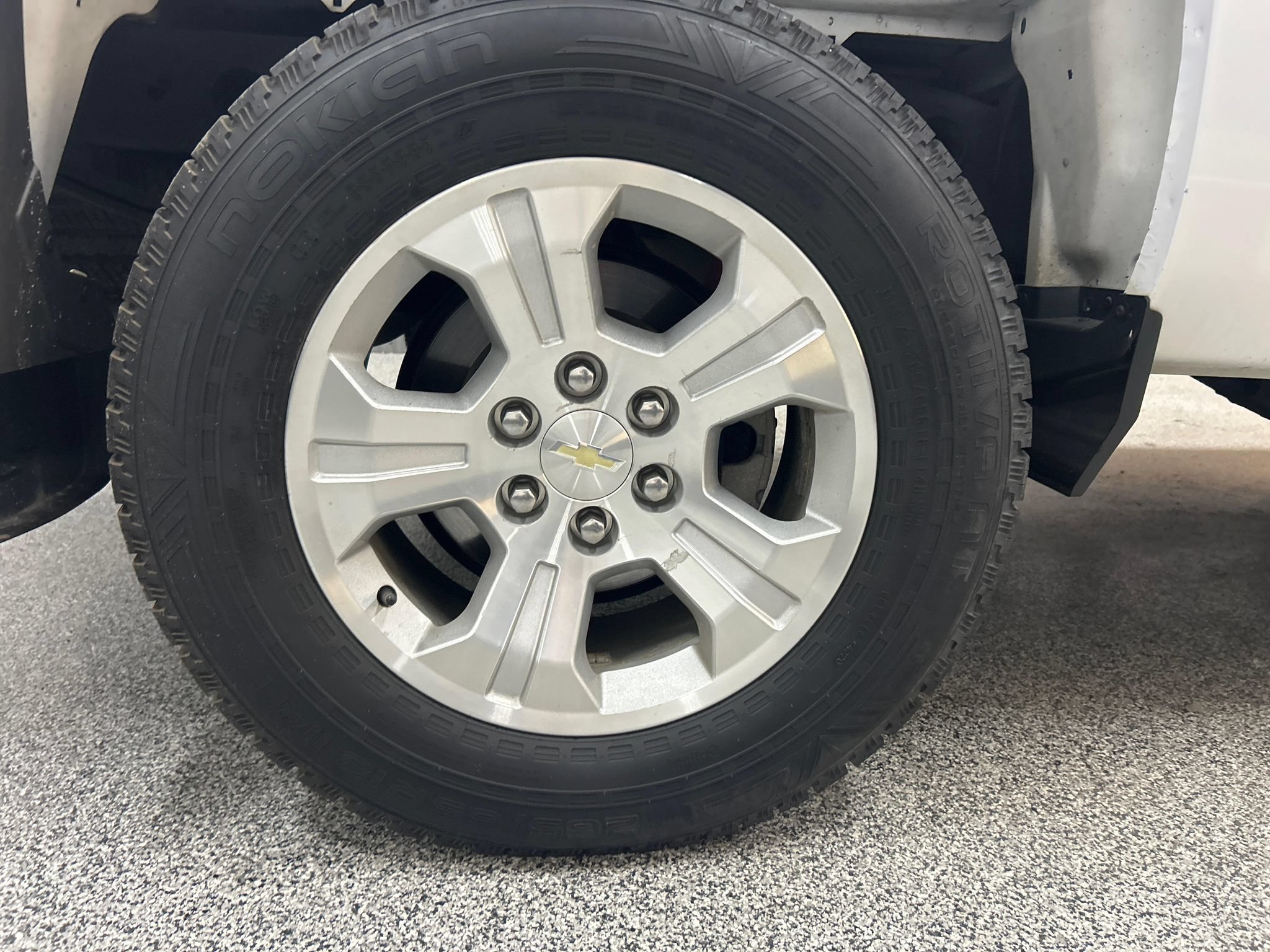 Used 2017 Chevrolet Silverado 1500 LT w/ LT Convenience Package AWD/4WD image 7