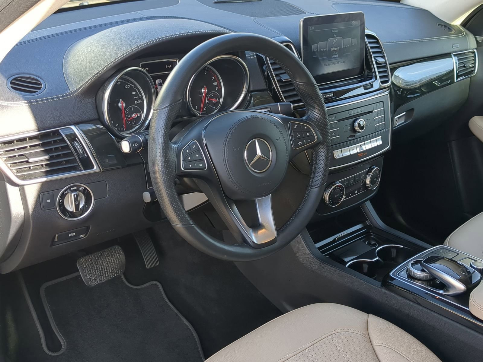 Used 2019 Mercedes-Benz GLS 450 4MATIC image 13