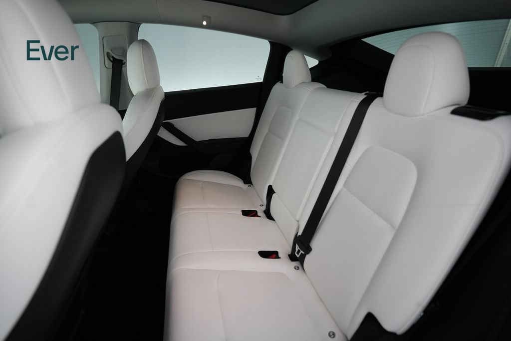 Used 2022 Tesla Model Y Performance AWD/4WD image 22