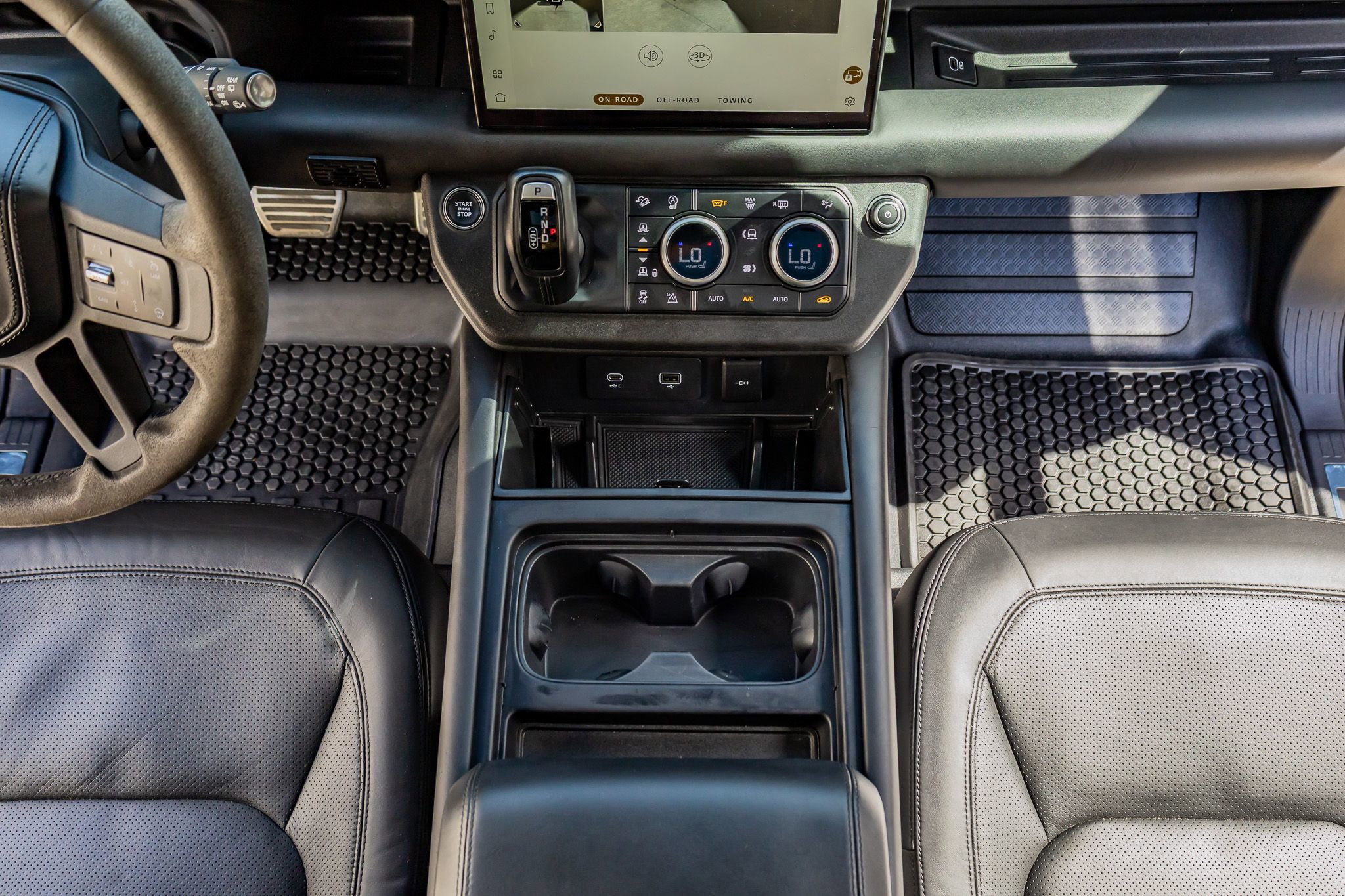 Used 2023 Land Rover Defender 110 V8 image 26