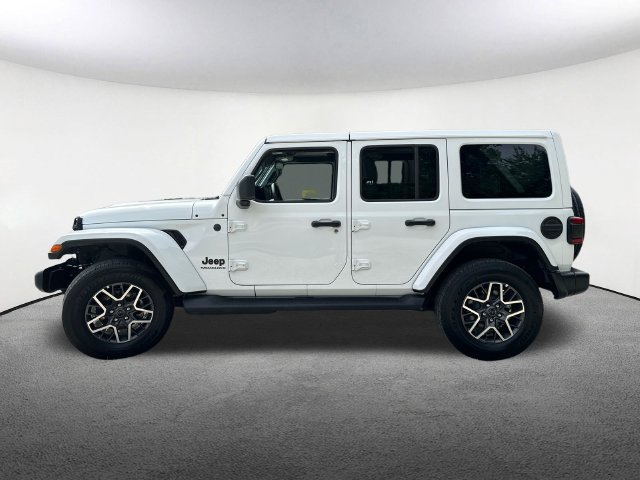 Used 2026 Jeep Wrangler Unlimited Sahara AWD/4WD image 5