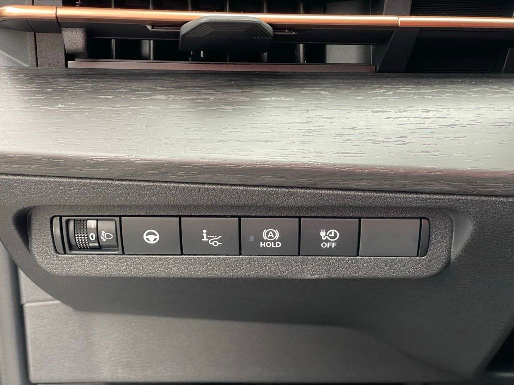 Certified 2025 Nissan Ariya AWD image 23