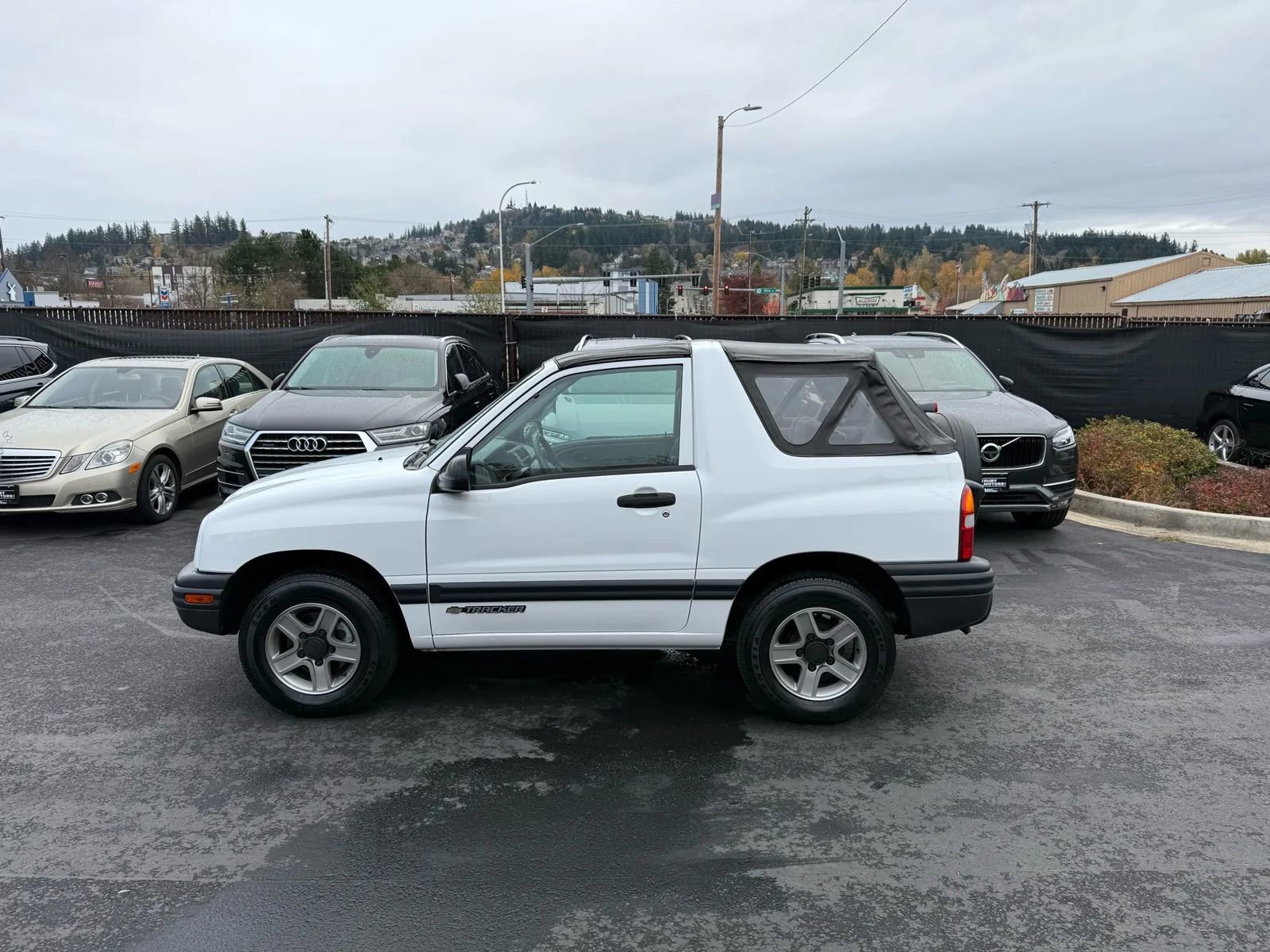 Used 2003 Chevrolet Tracker 4WD Convertible image 8