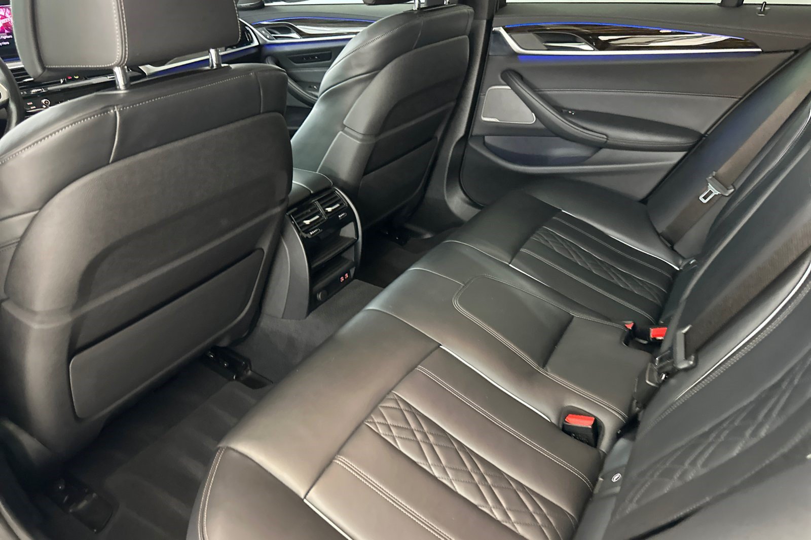 Certified 2023 BMW M550i xDrive AWD/4WD image 27
