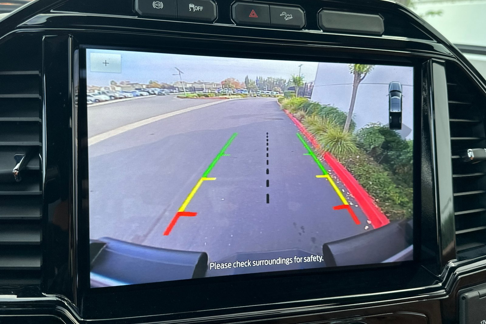 Used 2022 Ford F250 Lariat w/ Black Appearance Package image 19