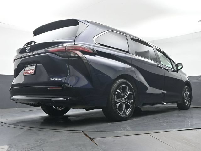 Certified 2025 Toyota Sienna Platinum AWD/4WD image 43