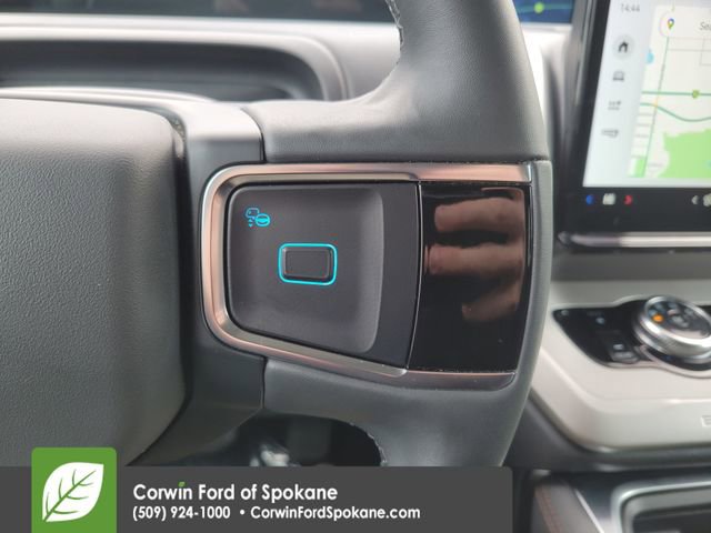 Certified 2025 Ford Expedition Active AWD/4WD image 31