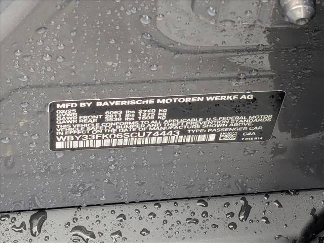 Used 2025 BMW i5 eDrive40i w/ Premium Package image 18