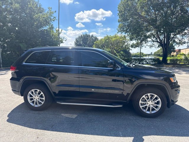 Used 2022 Jeep Grand Cherokee Laredo E RWD image 1