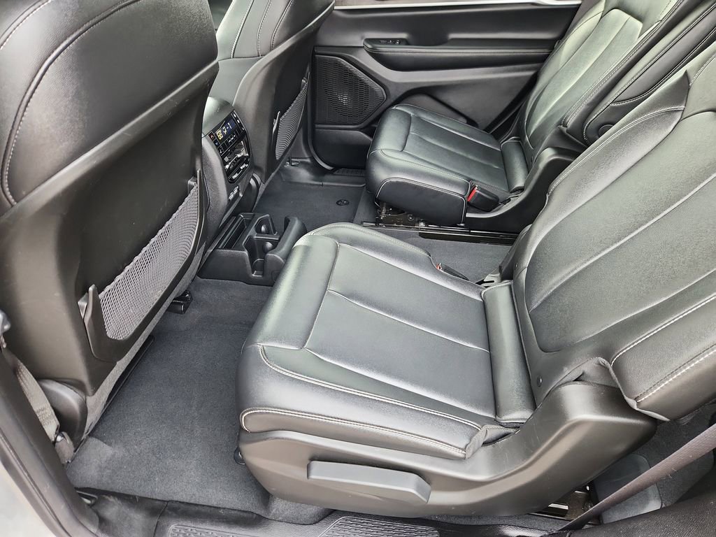 Used 2024 Jeep Grand Cherokee L Limited image 8