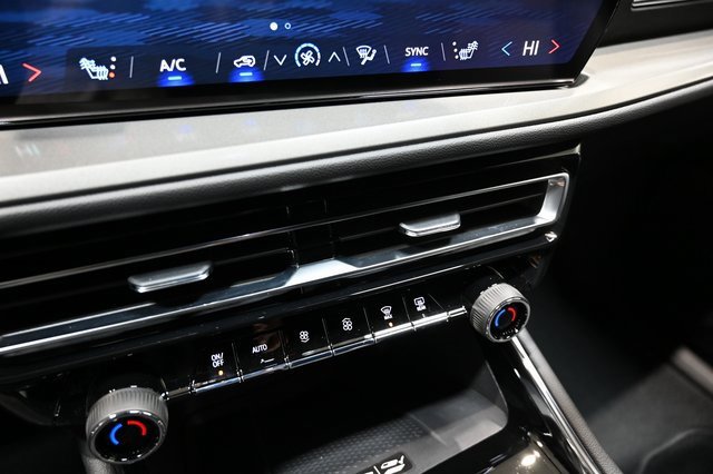 New 2026 Chevrolet Traverse LT w/ Driver Confidence Package image 18