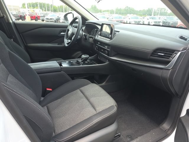 Used 2026 Nissan Rogue SV FWD image 12