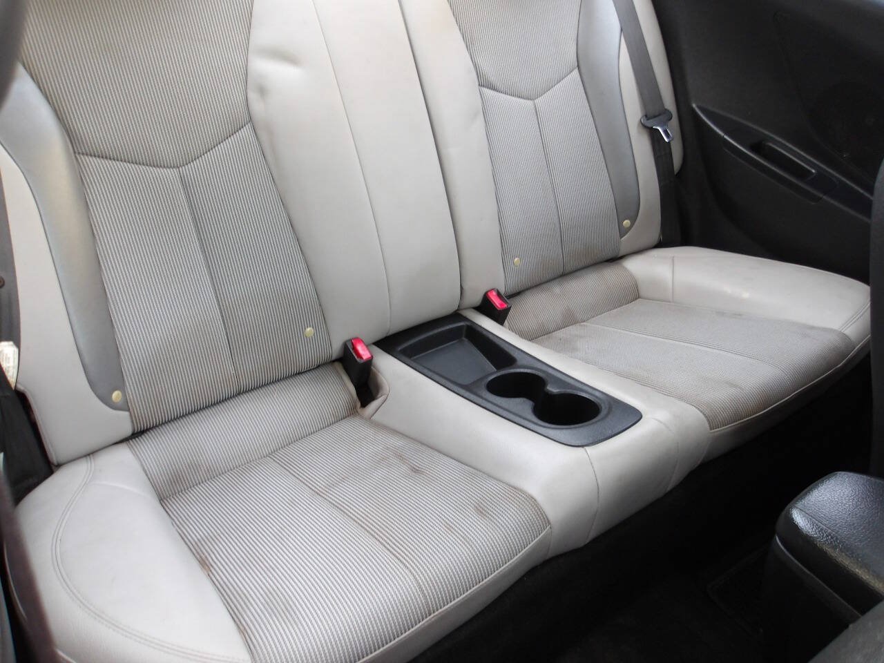Used 2013 Hyundai Veloster w/ Tech Pkg FWD image 23
