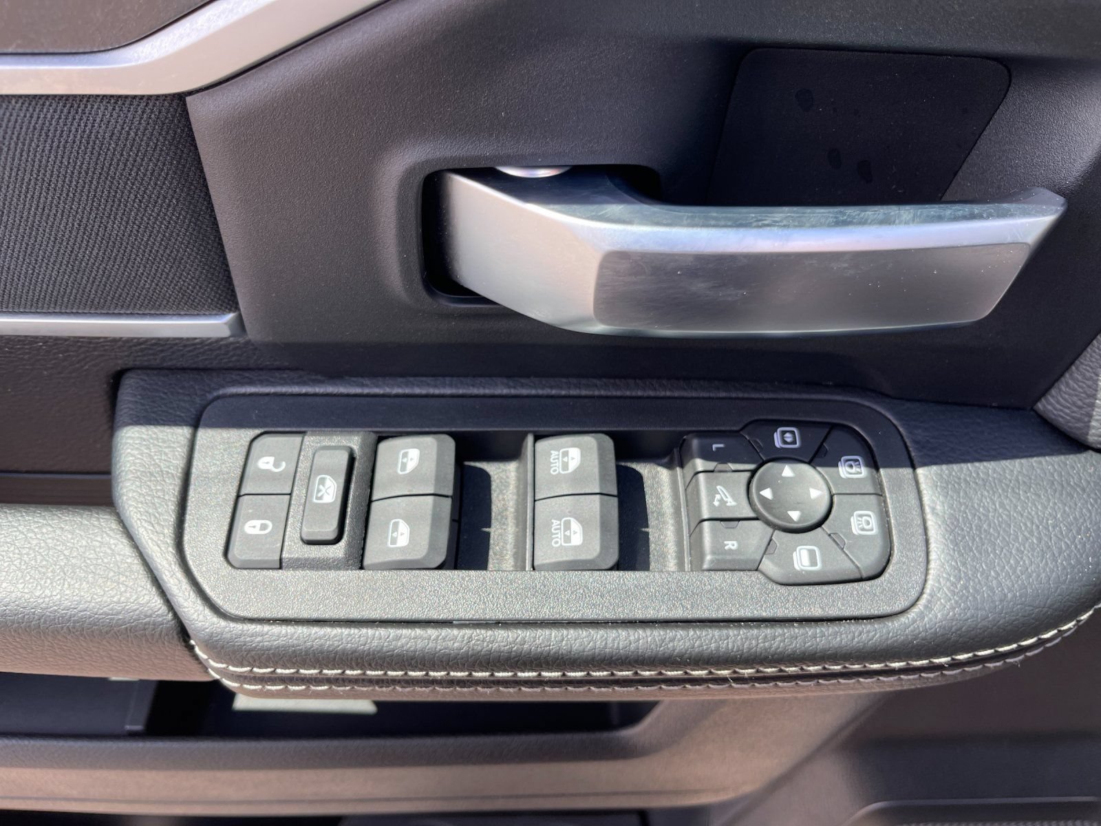 New 2026 RAM 3500 Big Horn AWD/4WD image 12