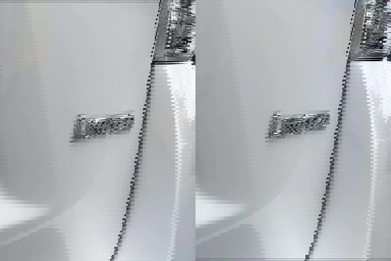 Used 2013 Toyota Highlander Limited image 9