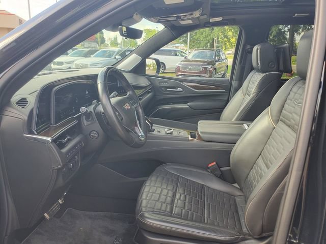 Used 2023 Cadillac Escalade Sport Platinum w/ LPO, ONYX Package AWD/4WD image 13