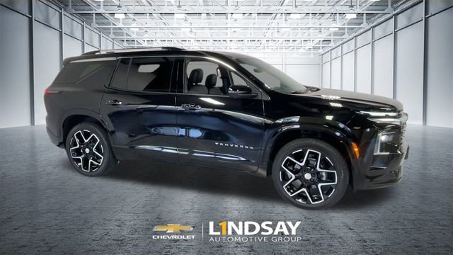 Used 2025 Chevrolet Traverse High Country image 3