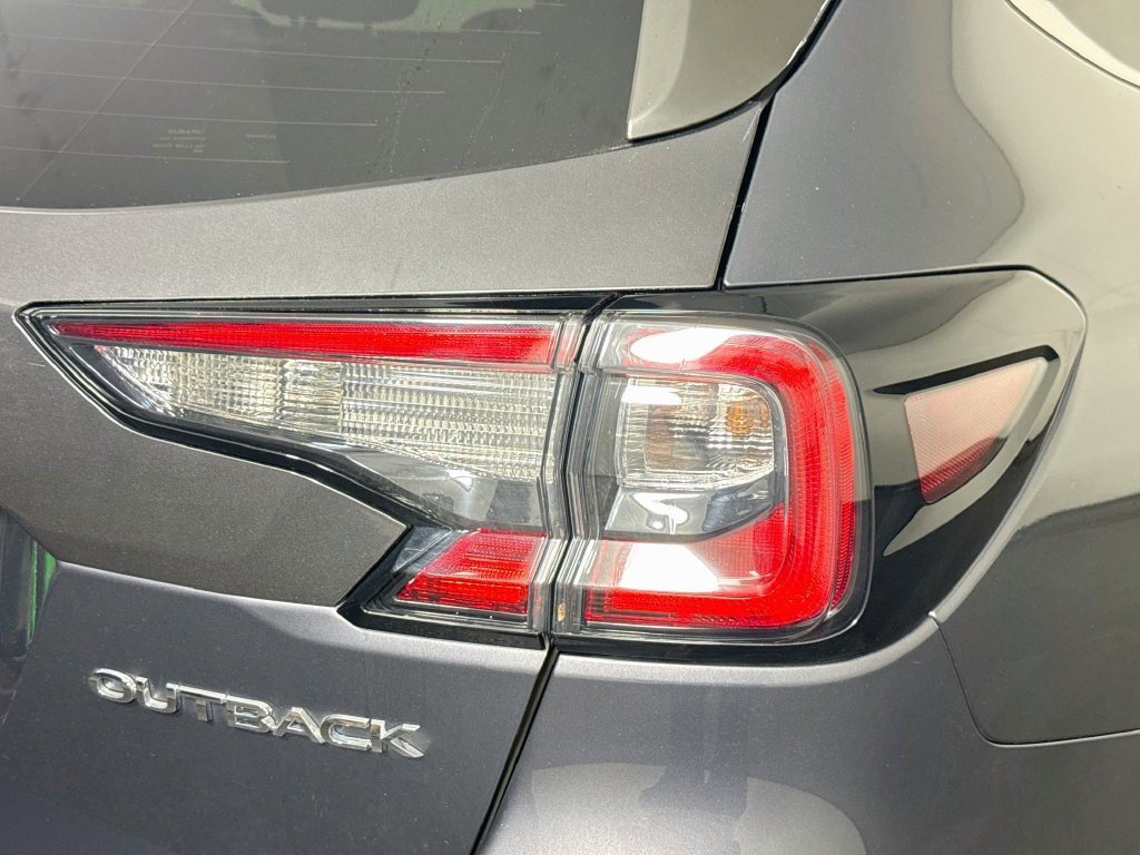 Used 2023 Subaru Outback Limited AWD/4WD image 33
