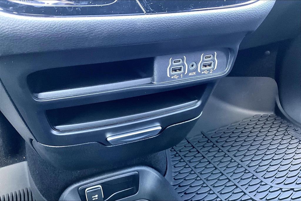 New 2025 Chrysler Voyager LX FWD image 18