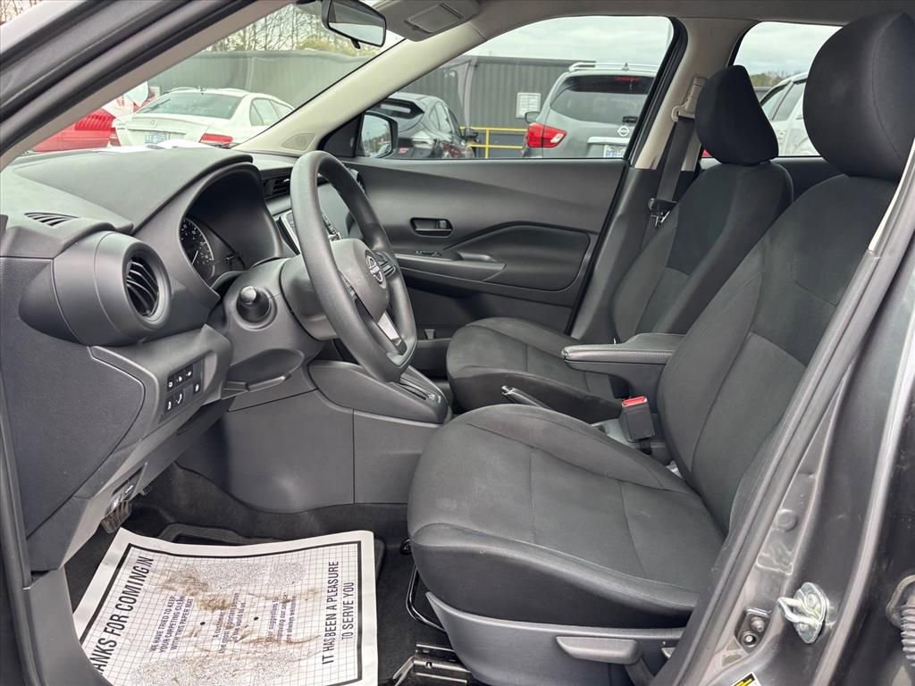 Used 2024 Nissan Kicks S image 11
