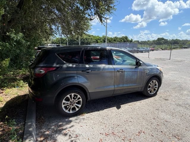 Used 2017 Ford Escape SE FWD image 8