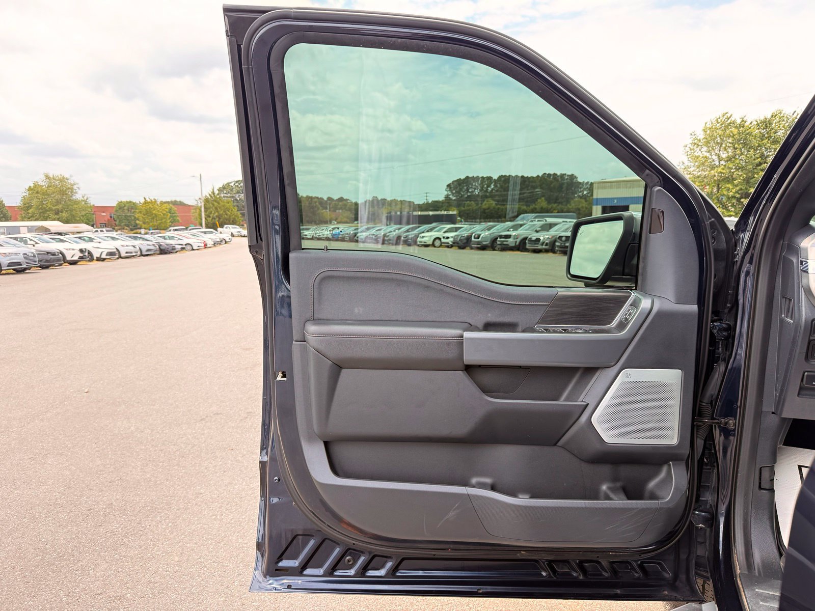 Used 2024 Ford F150 Lariat w/ Equipment Group 502A High AWD/4WD image 18